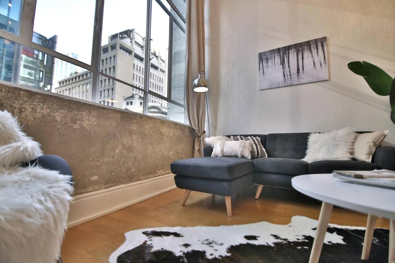 Apartment Stylish Unique Loft Superb Location On Queen St *
